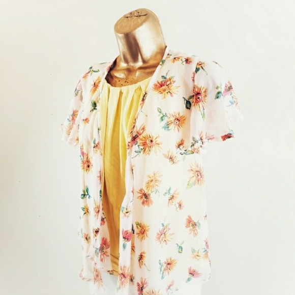 LIVE TO BE SPOILED FLORAL KIMONO SIZE SMALL - Picture 7 of 7